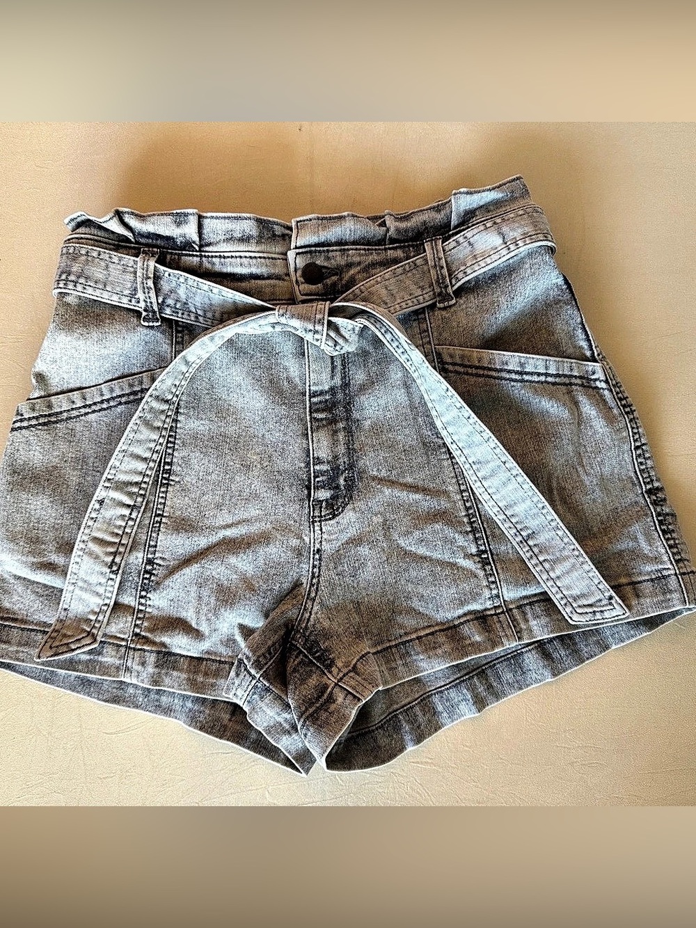 Universal Thread High-Rise Shorts Denim Shorts Gray Size 8 NWT